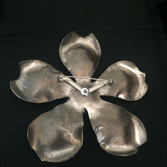 Pin - Picture 2 of 2